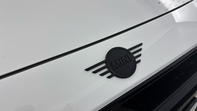 MINI Cooper 160kW SE Sport 54kWh 3dr Auto Electric Hatchback